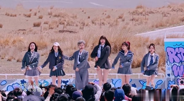 长盈策略 李艺彤用酸甜苦辣形容五场公演，最甜不是五公是二公